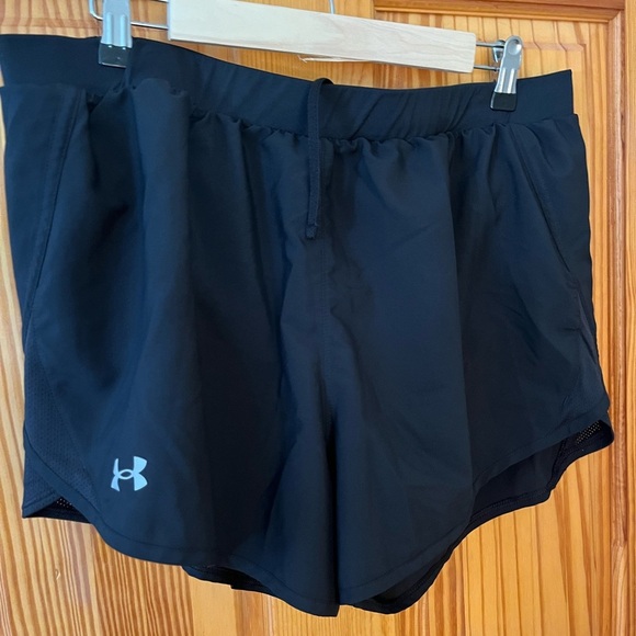 Under Armour Fly-By 3” shorts - Picture 5 of 10